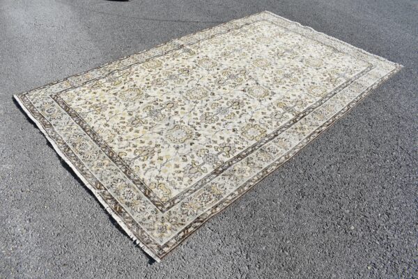 5.4 ft. x 9.4 ft. Vintage Turkish Rug TR09367 Image 1