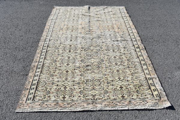 4.6 ft. x 8.2 ft. Vintage Turkish Rug TR09457 Image 3