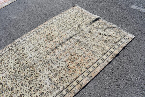 4.6 ft. x 8.2 ft. Vintage Turkish Rug TR09457 Image 4