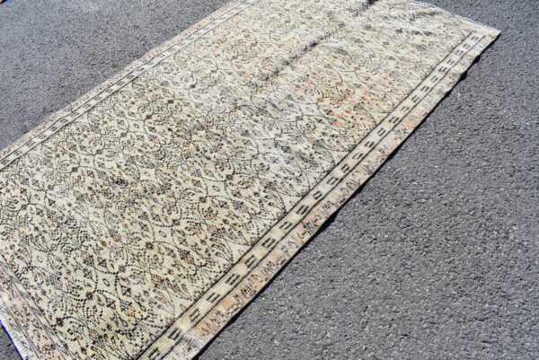 4.6 ft. x 8.2 ft. Vintage Turkish Rug TR09457 Image 5