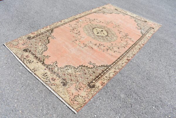 4.7 ft. x 8.7 ft. Vintage Turkish Rug TR09527 Image 1