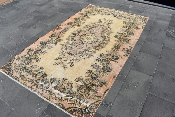 5.1 ft. x 8.5 ft. Vintage Turkish Rug TR09547 Image 1
