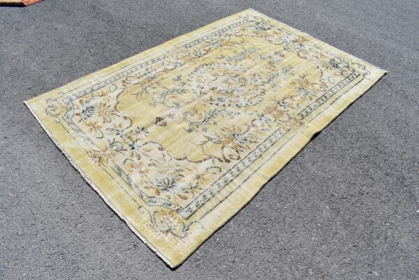 4.7 ft. x 7.5 ft. Vintage Turkish Rug TR09817 Image 1