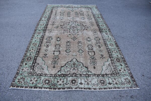 5.5 ft. x 10.1 ft. Vintage Turkish Rug TR09957 Image 2