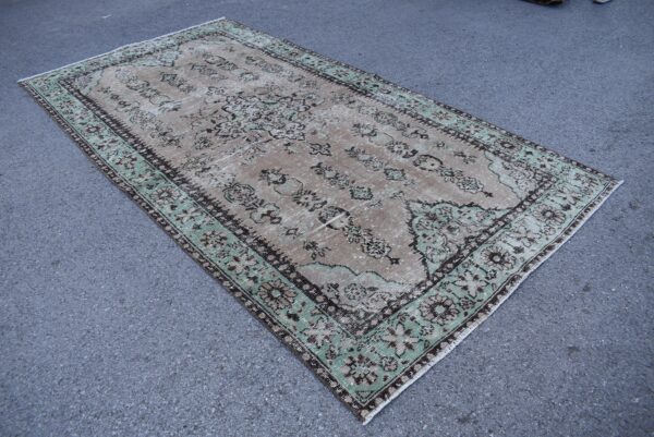 5.5 ft. x 10.1 ft. Vintage Turkish Rug TR09957 Image 3