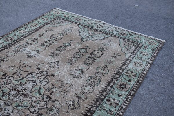 5.5 ft. x 10.1 ft. Vintage Turkish Rug TR09957 Image 4