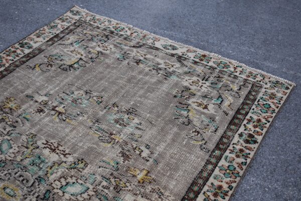 5 ft. x 8.8 ft. Vintage Turkish Rug TR10017 Image 4