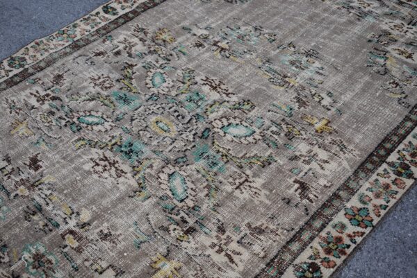5 ft. x 8.8 ft. Vintage Turkish Rug TR10017 Image 5
