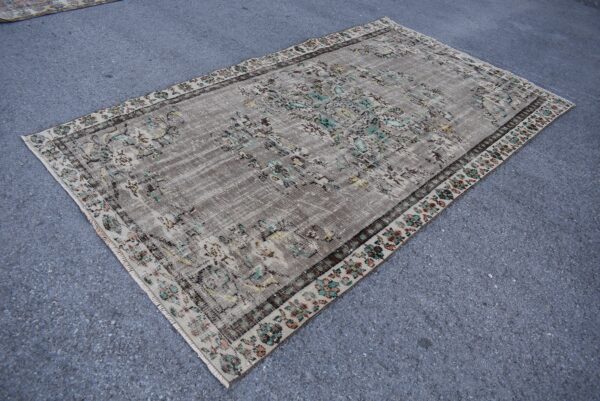 5 ft. x 8.8 ft. Vintage Turkish Rug TR10017 Image 1