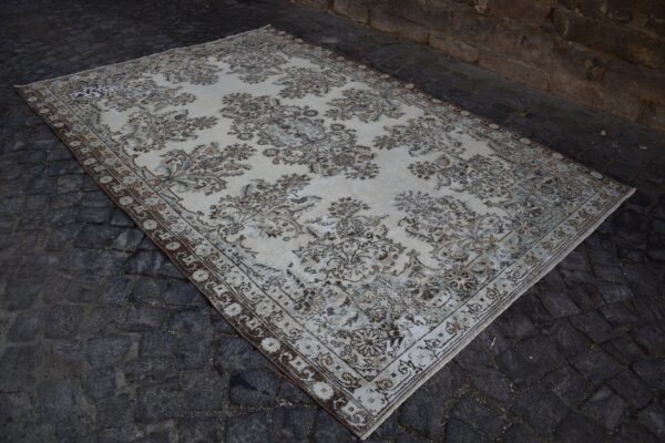 6.2 ft. x 9.5 ft. Vintage Turkish Rug TR10117 Image 3