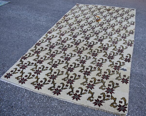 5.2 ft. x 9.4 ft. Vintage Turkish Rug TR10267 Image 1