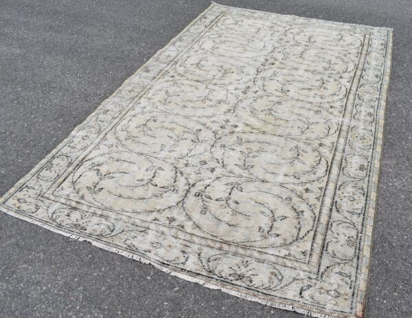 5.2 ft. x 8.4 ft. Vintage Turkish Rug TR10347 Image 1