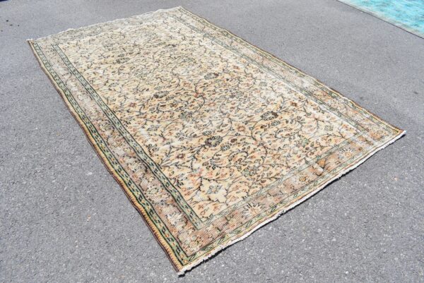 5.6 ft. x 9.2 ft. Vintage Turkish Rug TR10437 Image 3