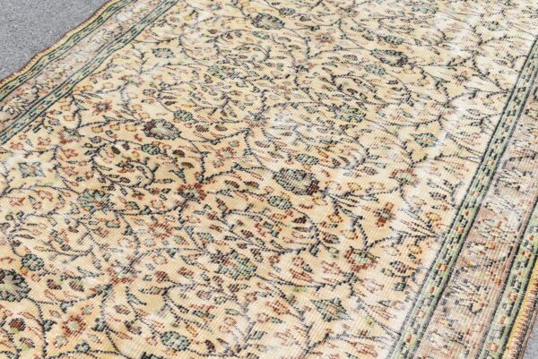5.6 ft. x 9.2 ft. Vintage Turkish Rug TR10437 Image 5