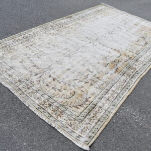5.8 ft. x 9.7 ft. Vintage Turkish Rug TR10447 Image 1