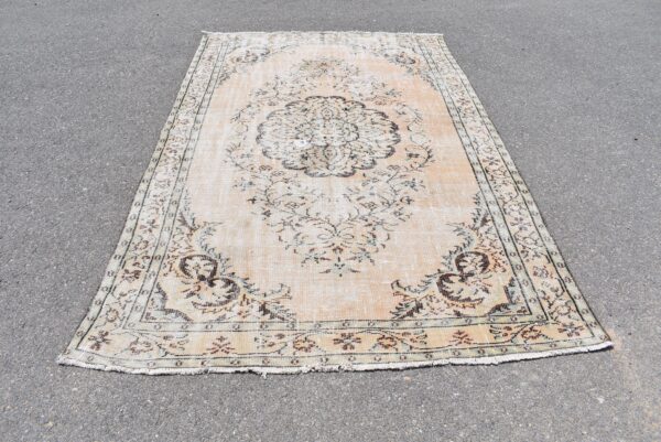 5.7 ft. x 9.4 ft. Vintage Turkish Rug TR10517 Image 2