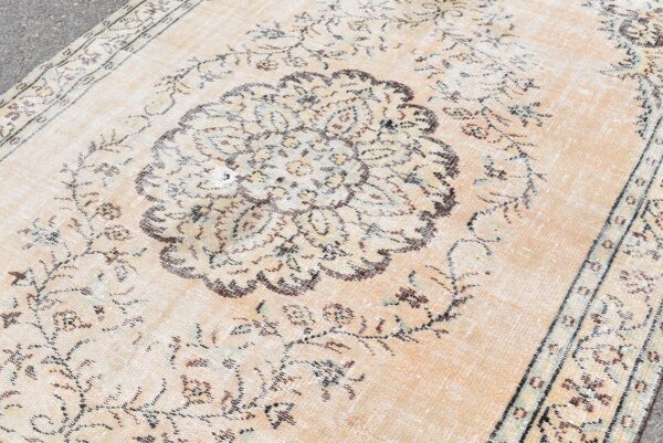 5.7 ft. x 9.4 ft. Vintage Turkish Rug TR10517 Image 5