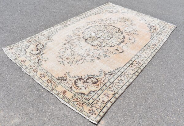 5.7 ft. x 9.4 ft. Vintage Turkish Rug TR10517 Image 1