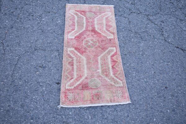 1.4 ft. x 3.5 ft. Vintage Turkish Rug TR10547 Image 2