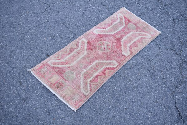 1.4 ft. x 3.5 ft. Vintage Turkish Rug TR10547 Image 1