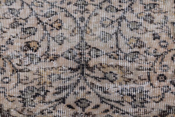 4.6 ft. x 8.7 ft. Vintage Turkish Rug TR10677 Image 6