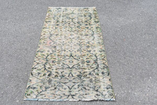 2.7 ft. x 5.8 ft. Vintage Turkish Rug TR10747 Image 2
