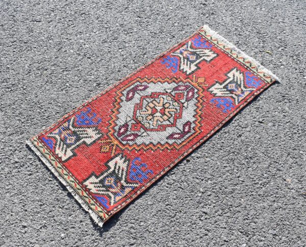 1.4 ft. x 3.3 ft. Vintage Turkish Rug TR10757 Image 1