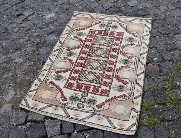 2.6 ft. x 3.8 ft. Vintage Turkish Rug TR11357 Image 1