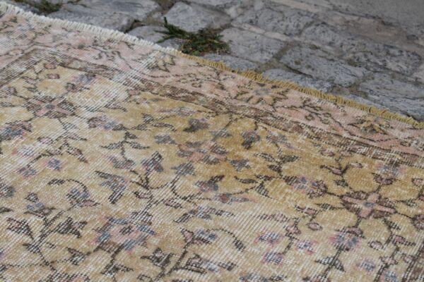 3.6 ft. x 6.3 ft. Vintage Turkish Rug TR11617 Image 5