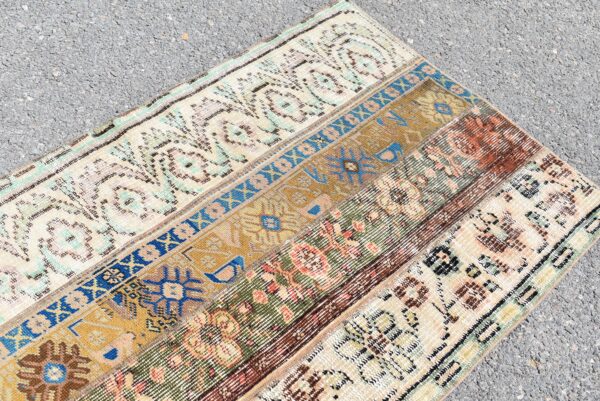 2.5 ft. x 8.4 ft. Vintage Patchwork Rug TR21474 Image 4