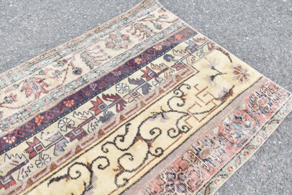 2.9 ft. x 7.1 ft. Vintage Patchwork Rug TR21534 Image 4
