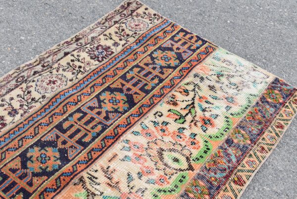2.9 ft. x 8.4 ft. Vintage Patchwork Rug TR21544 Image 4