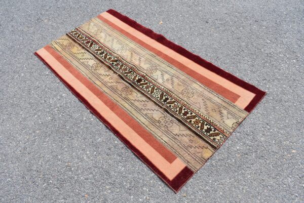 2.6 ft. x 4.9 ft. Vintage Patchwork Rug TR21554 Image 3
