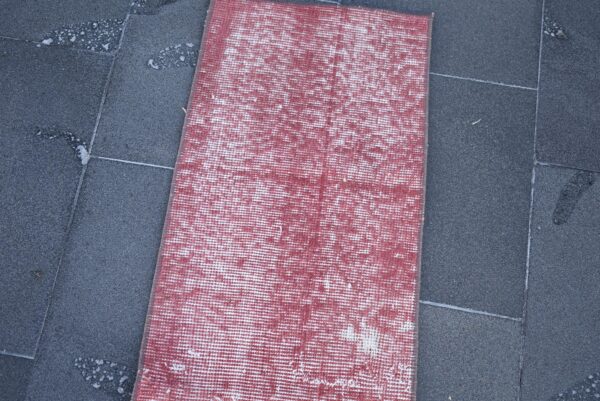 1.1 ft. x 2.6 ft. Vintage Overdyed Rug TR27463 Image 4