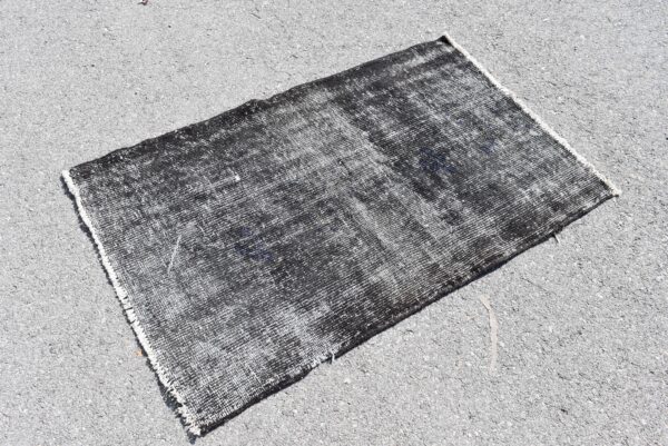 2.7 ft. x 4.4 ft. Vintage Overdyed Rug TR27793 Image 2