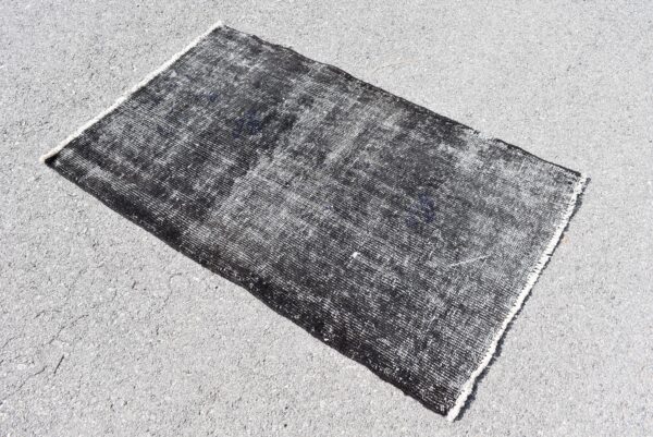 2.7 ft. x 4.4 ft. Vintage Overdyed Rug TR27793 Image 3