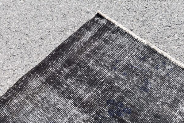 2.7 ft. x 4.4 ft. Vintage Overdyed Rug TR27793 Image 4