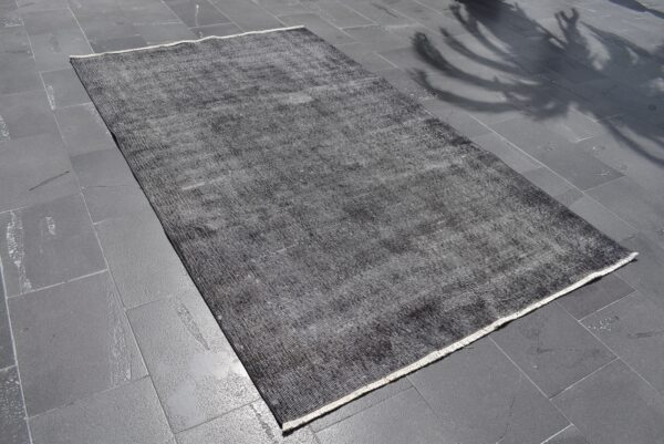 4.7 ft. x 8.1 ft. Vintage Overdyed Rug TR28213 Image 3