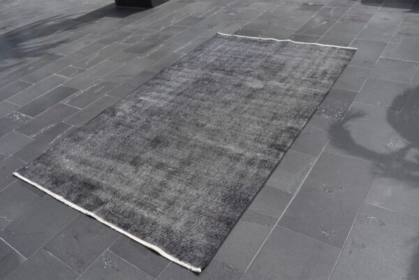 4.7 ft. x 8.1 ft. Vintage Overdyed Rug TR28213 Image 1