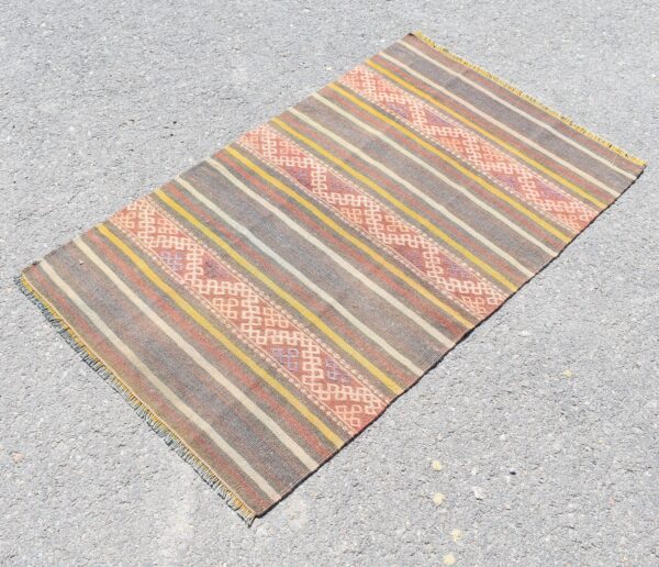 2.4 ft. x 4.1 ft. Vintage Kilim Rug TR59752 Image 1
