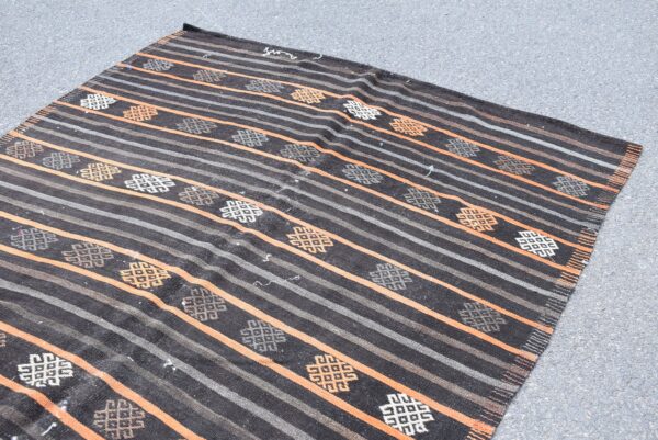 5.9 ft. x 10.9 ft. Vintage Kilim Rug TR59802 Image 4