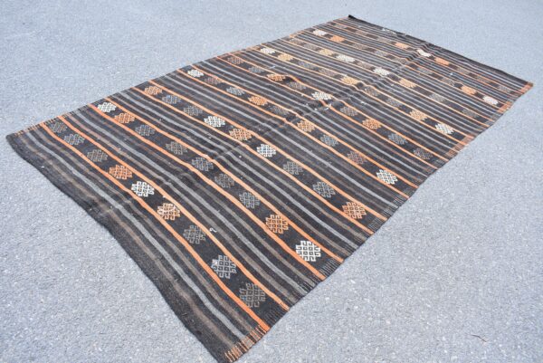 5.9 ft. x 10.9 ft. Vintage Kilim Rug TR59802 Image 1