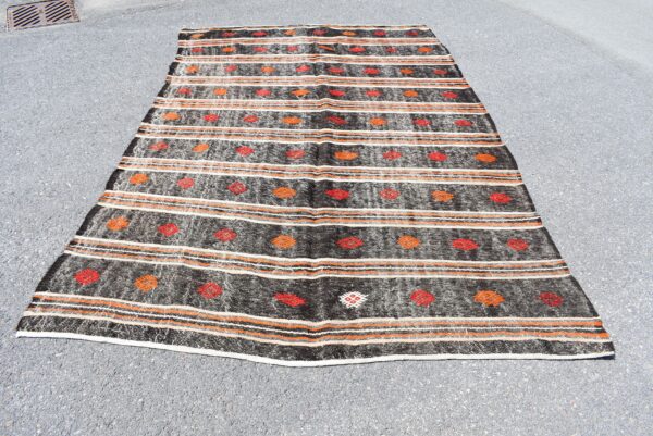 5.7 ft. x 8.9 ft. Vintage Kilim Rug TR59812 Image 2