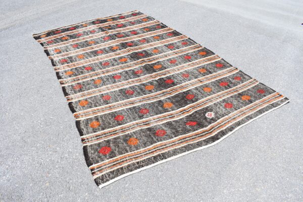 5.7 ft. x 8.9 ft. Vintage Kilim Rug TR59812 Image 3