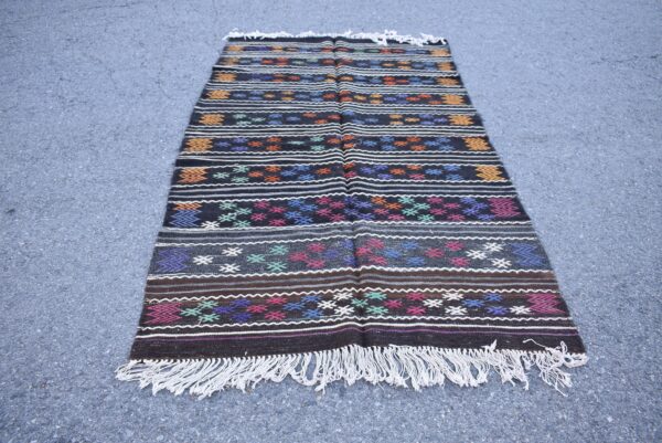 4.7 ft. x 9 ft. Vintage Kilim Rug TR59862 Image 2