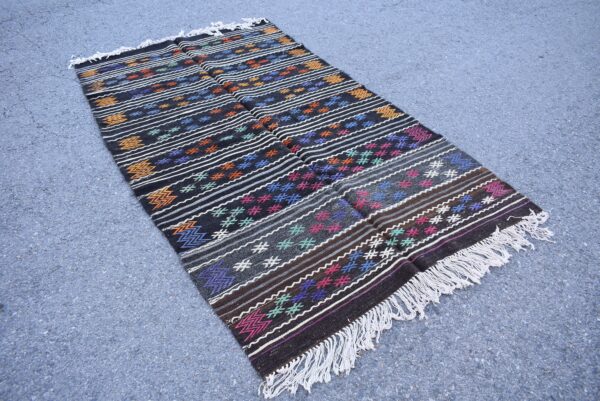 4.7 ft. x 9 ft. Vintage Kilim Rug TR59862 Image 3