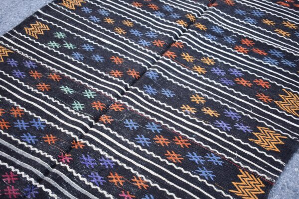 4.7 ft. x 9 ft. Vintage Kilim Rug TR59862 Image 5