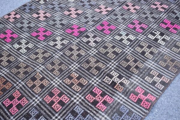 5.5 ft. x 9.4 ft. Vintage Kilim Rug TR59882 Image 4