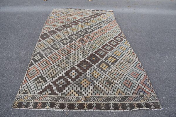 5.4 ft. x 10.5 ft. Vintage Kilim Rug TR59952 Image 2