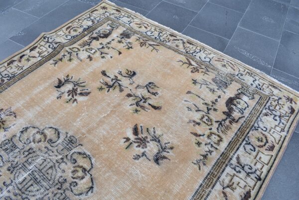 4.7 ft. x 8.2 ft. Vintage Turkish Rug TR99606 Image 4